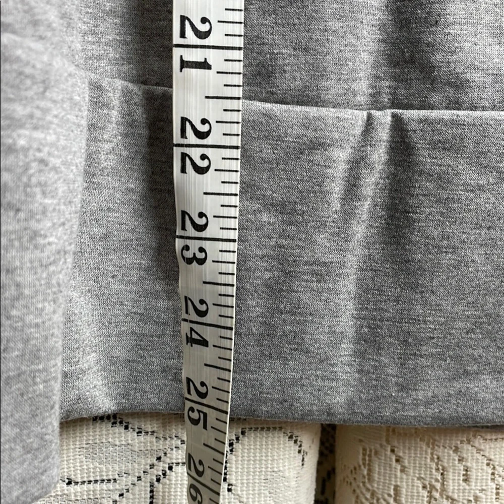 Nine West Heather Gray Short Sleeve Top Activewear top with hoodie New with Tags - Picture 9 of 9